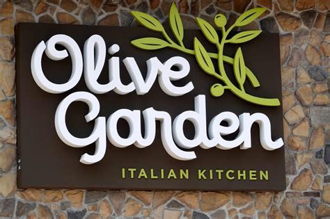 Yes, Olive Garden sells its cheese graters — along with several other non-menu items